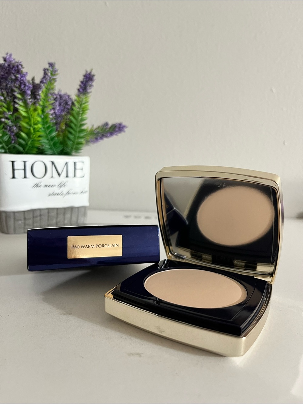 1W0 Warm Porcelain ~ Estée Lauder Double Wear Matte Powder Foundation, 11 g